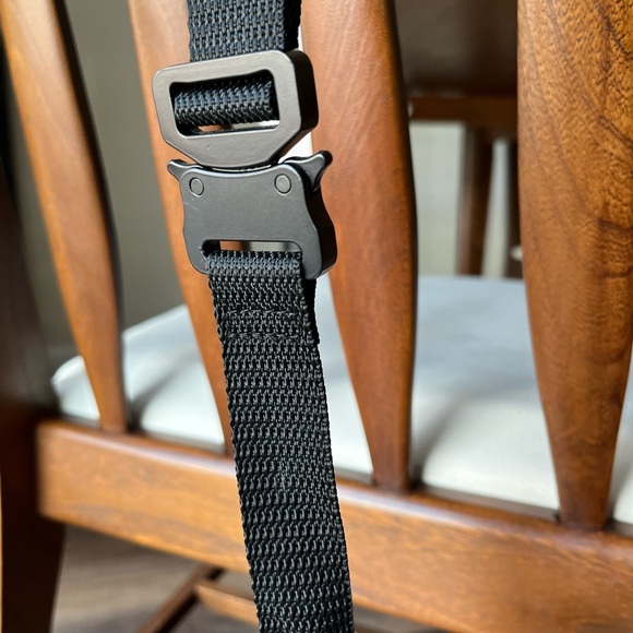 Steve Madden Zip Top Crossbody Bag 9X7” in Oxblood. Great for travel, phone! - Picture 5 of 11